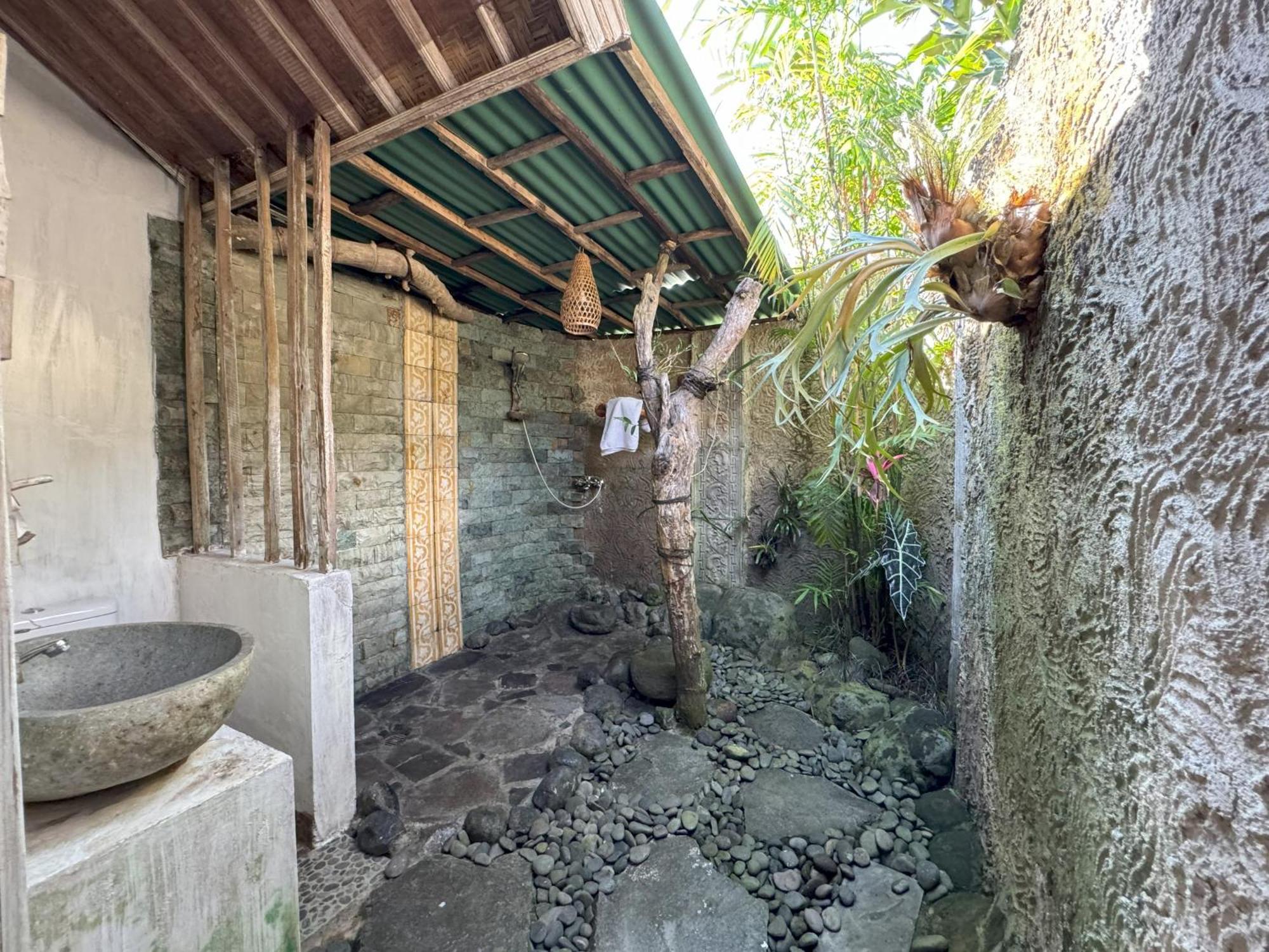 Dewa Jati Cottages กีอันยาร์ ภายนอก รูปภาพ
